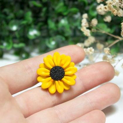 Sunflower Pin, Handmade Polymer Clay Brooch,..